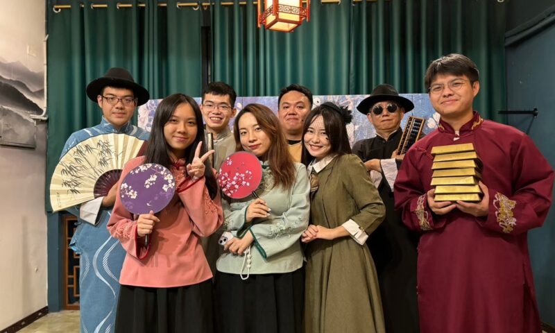 LINE_ALBUM_劇本殺團照_231219_11